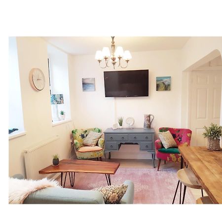 St Ives Apartment Private Parking With Garden 10 Minute Walk Into Town And Beach Dış mekan fotoğraf