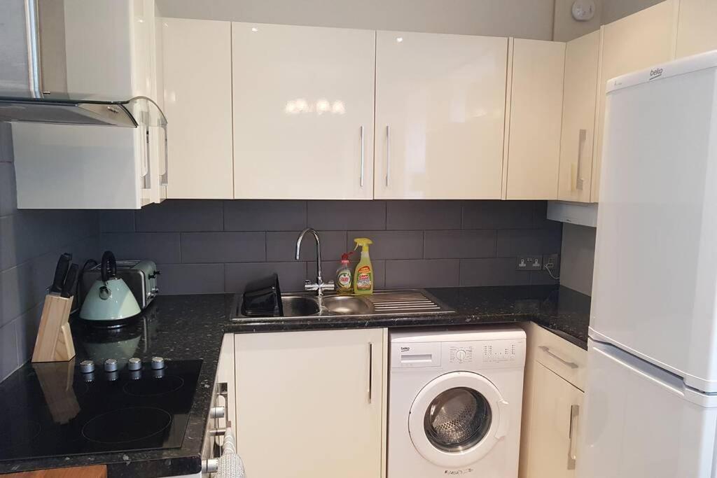 St Ives Apartment Private Parking With Garden 10 Minute Walk Into Town And Beach Dış mekan fotoğraf