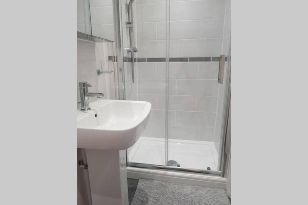 St Ives Apartment Private Parking With Garden 10 Minute Walk Into Town And Beach Dış mekan fotoğraf
